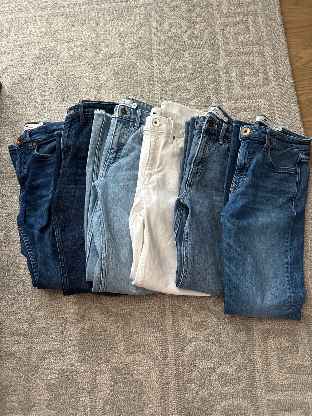 Bundle (6x) of Vineyard Vines Straight-Leg Jeans | 26